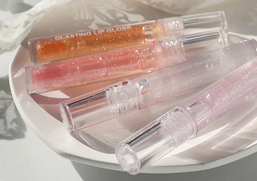 glossy lip gloss