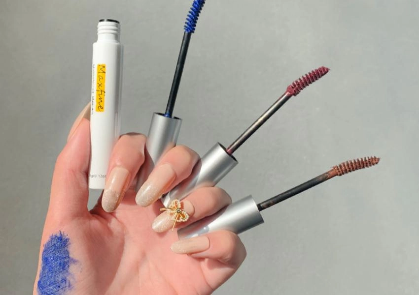 Tubing Mascara vs Fiber Mascara: Which Formula Creates Fewer Smudging Complaints