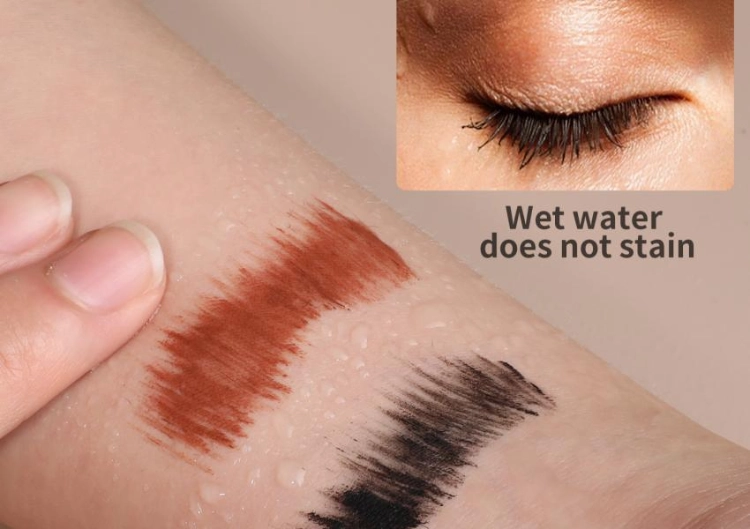 Tubing Mascara vs Waterproof Mascara Which Formula Fits Everyday Retail Better